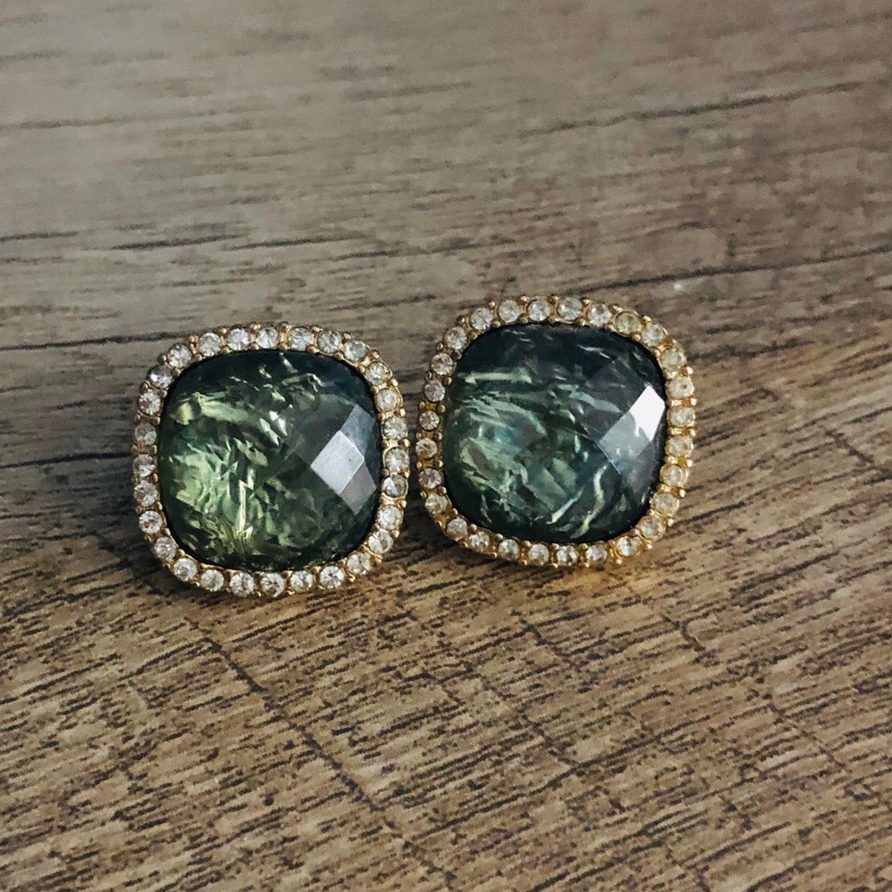 Stone post earring